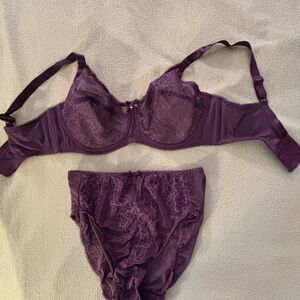 NWOT Wacoal Deep Purple/Gold Lace Bra Set